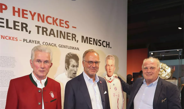 Юпп Хайнкесс (слева), фото ФК Бавария