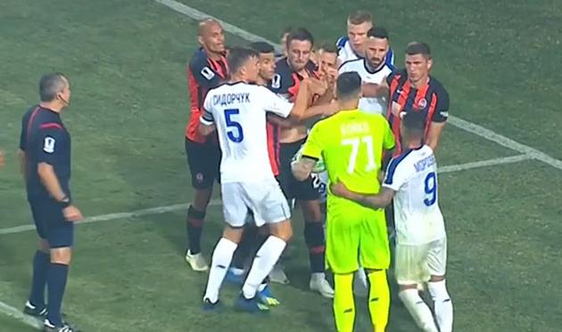 Удаление Бурды и Исмаили в концовке матча Шахтер — Динамо