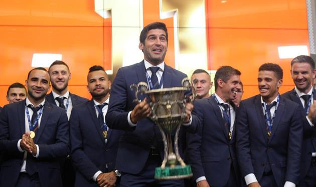 Паулу Фонсека и игроки Шахтера, фото Василий Войтюк, Football.ua