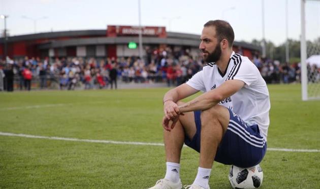 twitter.com/G_Higuain