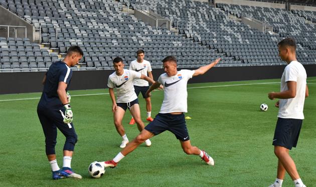 Алексей Быков (по центру), фото: ФК Мариуполь