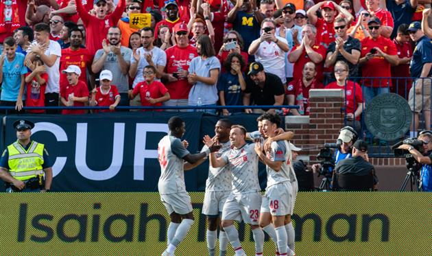 Радость Джердана Шакири и его партнеров после гола, Getty Images