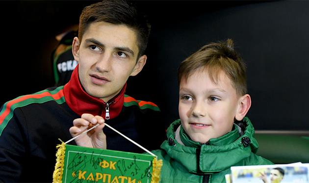 ​Мякушко и Швед будут продавать билеты на матч Карпаты — Олимпик