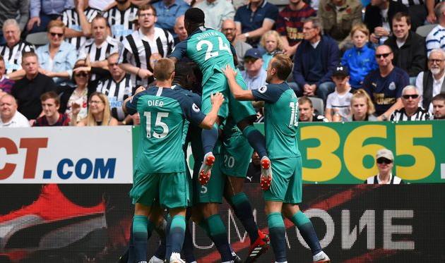 Радость игроков Тоттенхэма, twitter.com/spursofficial