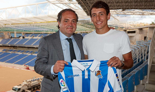 Микель Оярсабаль (справа), realsociedad.eus