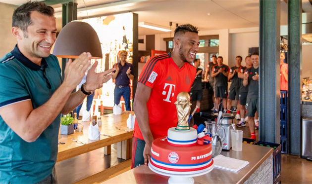 Корентен Толиссо (справа), ФК Бавария