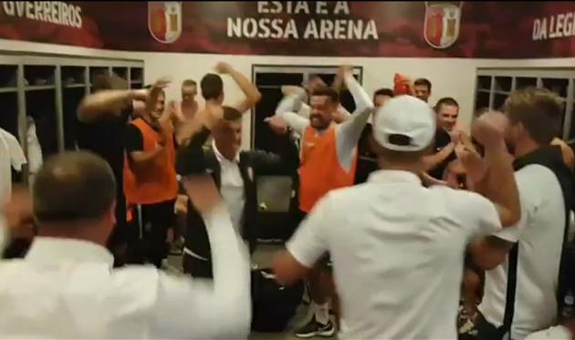 Игроки Зари радуются успеху в ЛЕ