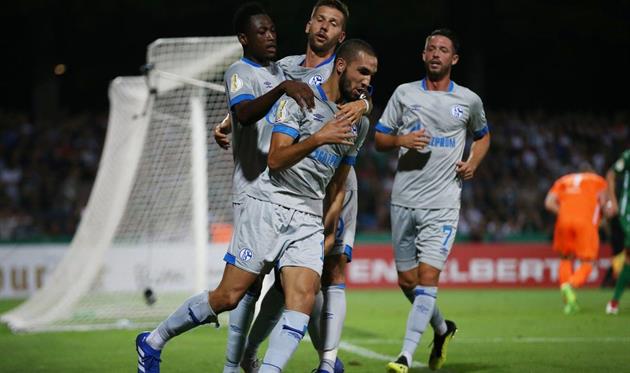 Шальке без Коноплянки прошел первый раунд Кубка Германии