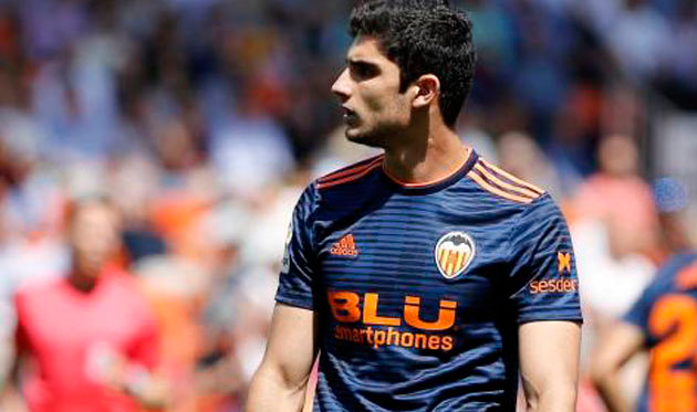 Валенсия объявила номера игроков на сезон. 7-ка свободна для Гедеша?