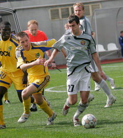 Годин в игре с Металлистом, фото www.fcmetalurg.com