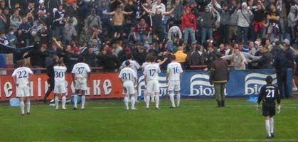 Успокаивали всей командой. Бесполезно. forum.komanda.info