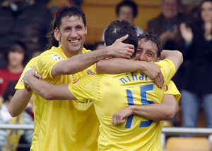 Цемки-цемки, обнимашки, AFP