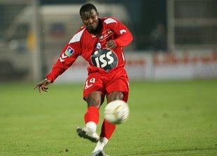 Дья Дьедье и компания пробить Дебеса не смогли, фото lequipe.fr