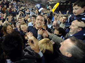 А после игры - массовые гуляния, фото wba.premiumtv.co.uk