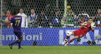 Ливерани не забивает пенальти, фото АР