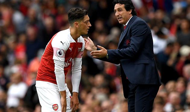 Месут Озил и Унаи Эмери, Getty Images