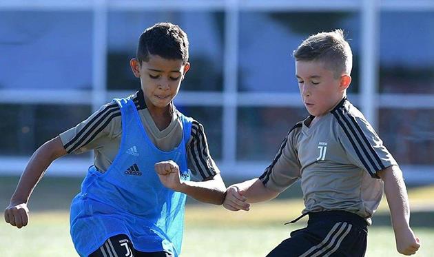 Роналду-младший и Бардзальи-младший, twitter.com/JuventusIndia