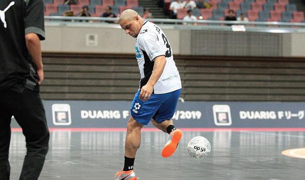 Роберто Карлос отметился двумя крутыми голами за японский футзальный клуб