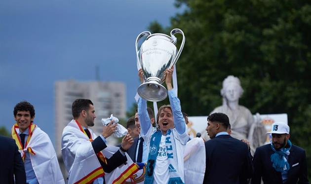 Лука Модрич с кубком Лиги чемпионов, Getty Images