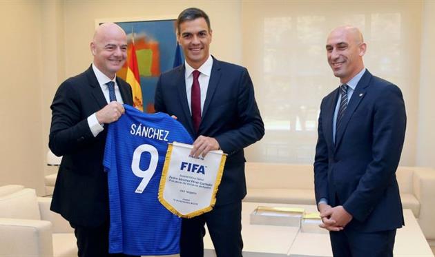 Инфантино, Педро Санчес и Луис Рубиалес