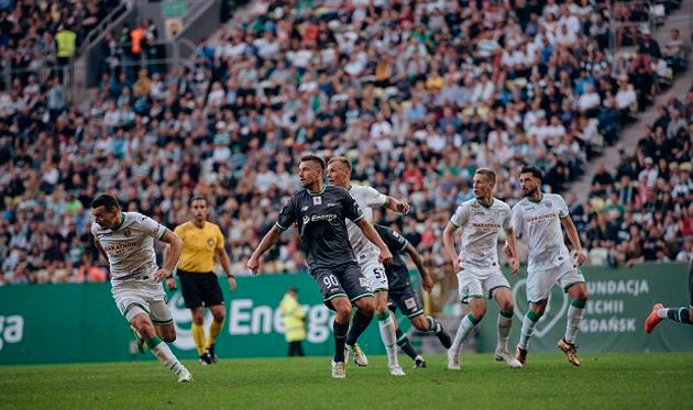 Два игрока Лехии попали в вытрезвитель и в тот же день сыграли с Карпатами