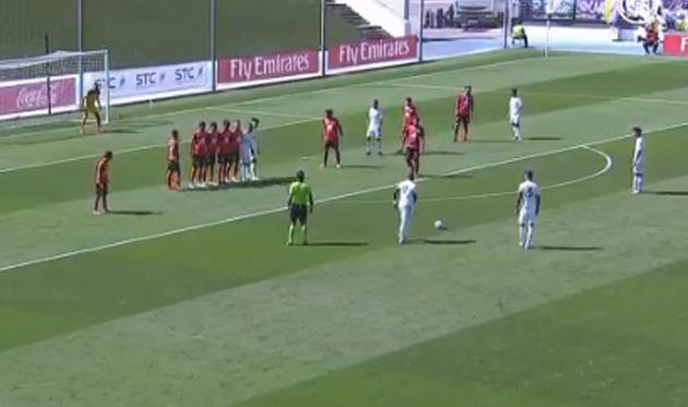 Бильярдный удар Винисиуса Жуниора со штрафного