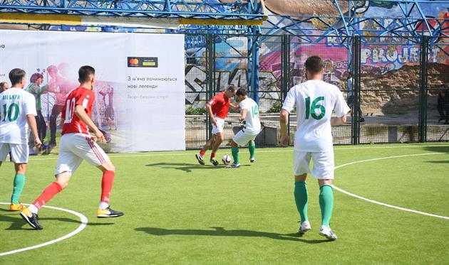 Ощадбанк і Mastercard оновили футбольний майданчик у Львові