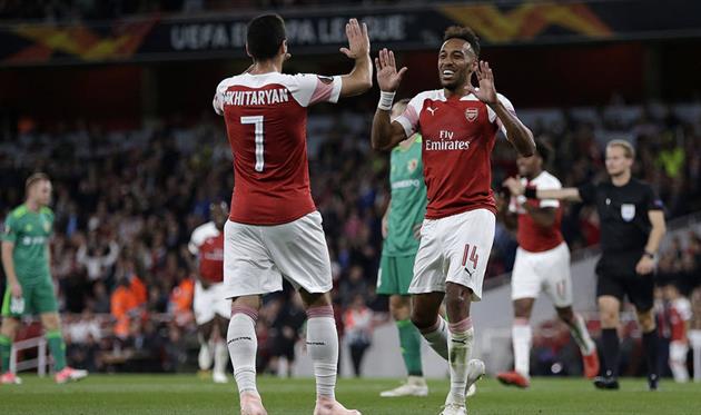 Обамеянг (справа), arsenal.com