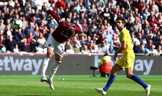 Неудачный удар головой от Андрея Ярмоленко, Getty Images