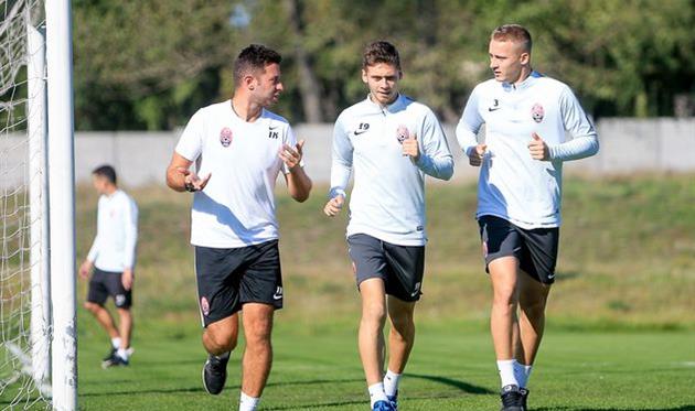 Заря на разминке перед игрой, Фото ФК Заря