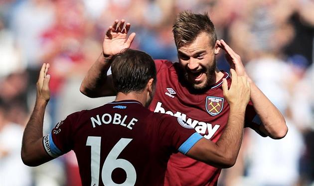 Андрей Ярмоленко празднует гол с Марком Ноблом, Getty Images