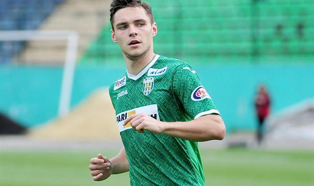 Гуцуляк красивейшим ударом со штрафного забил Мариуполю