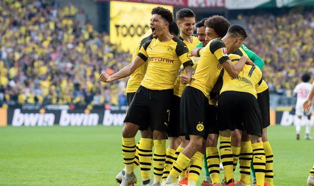 Игроки Боруссии празднуют гол, twitter.com/BVB