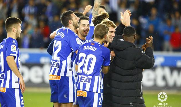 Алавес празднует победу