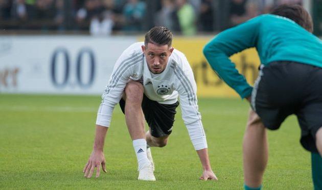 Марк Ут, twitter.com/dfb_team