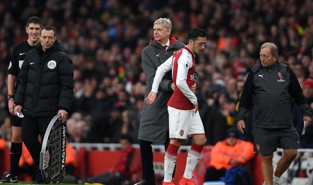 Арсен Венгер и Месут Озил, Getty Images