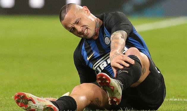 Наингголан не сыграет с Барселоной 