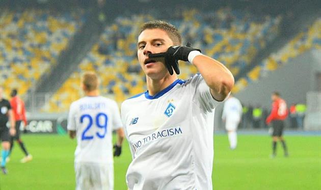 Миколенко подписал новый контракт с Динамо