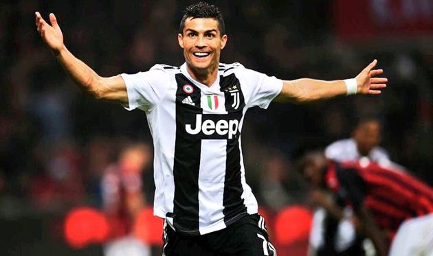 Роналду: Хотел успокоить Игуаина и надеюсь, что его не накажут слишком строго