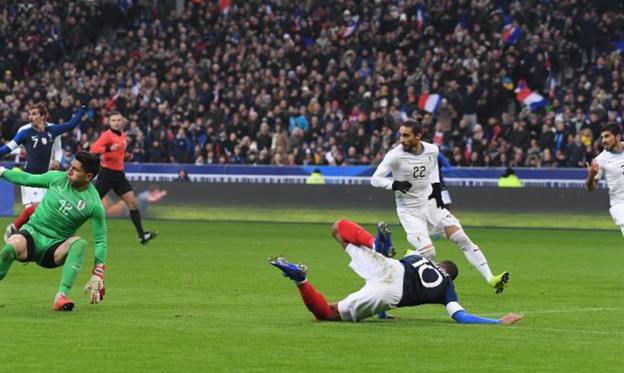 Приземление Мбаппе, lequipe