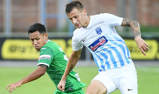 Андрей Гитченко (справа), ФК Карпаты