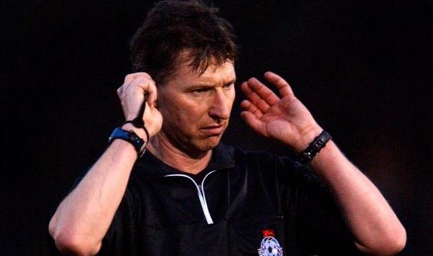 Старт матча Бернли — Ньюкасл отложили из-за того, что инспектор встречи потерял сознание