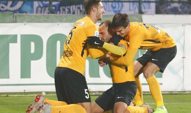 Запорожан празднует забитый гол