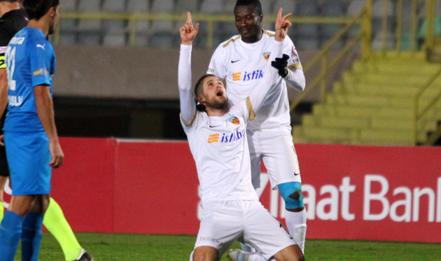 Артем Кравец празднует гол, https://twitter.com/KayserisporFK