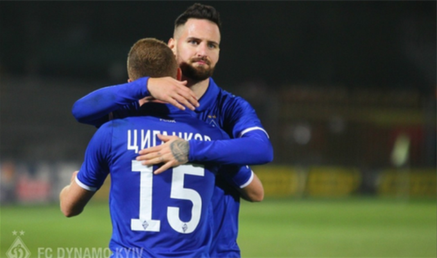 тамаш кадар поздравляет виктора цыганкова с забитым голом, фк динамо