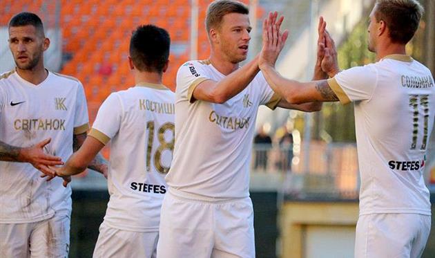 Александр Бондаренко (по центру), фото: сайт ПФЛ