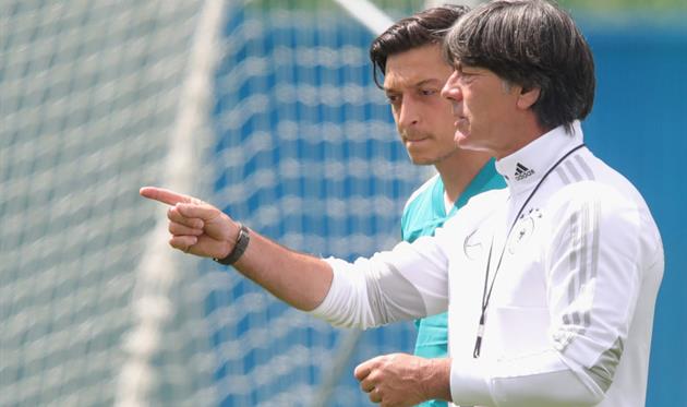 Йоахим Лев и Месут Озил, Getty Images