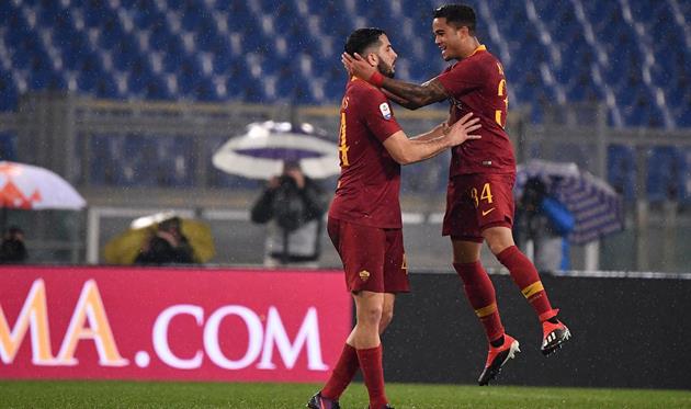 Джастин Клюйверт (справа), twitter.com/ASRomaEN