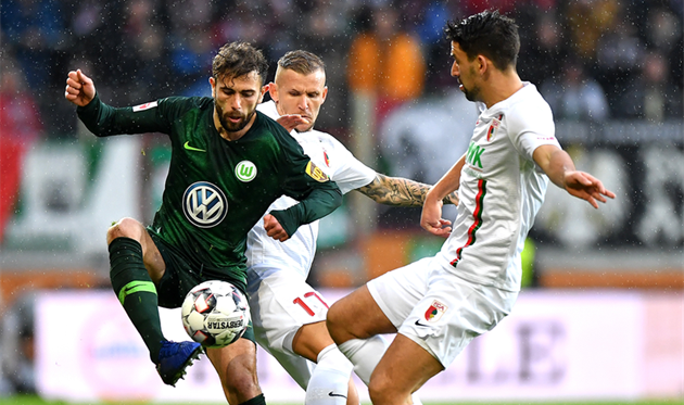 Вольфсбург вырвал победу у Аугсбурга