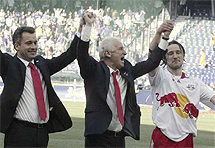 Нико Ковач (справа)